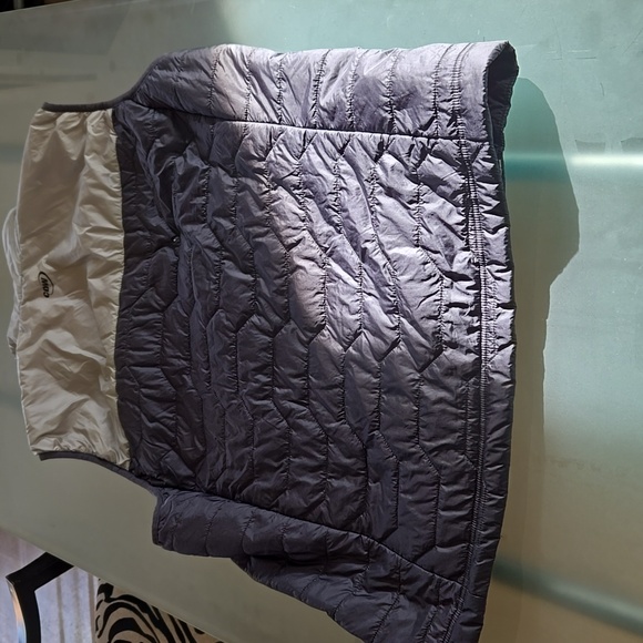 CDW Unstoppable Men's Vest - Picture 10 of 12